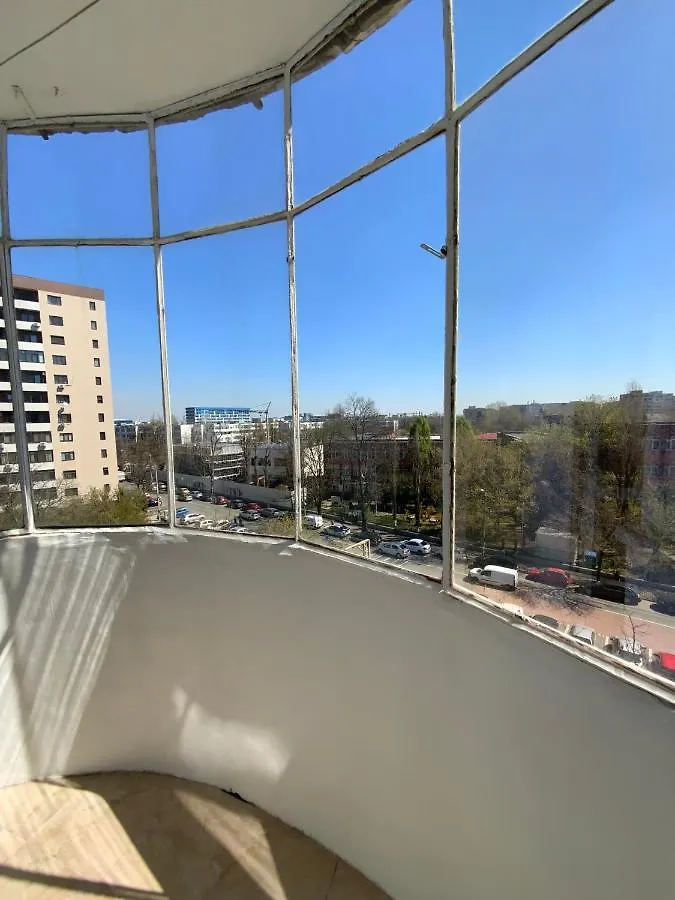 Le Garcon De Adi-Cosy,Quiet,Spatious Studio Bucarest 0*,